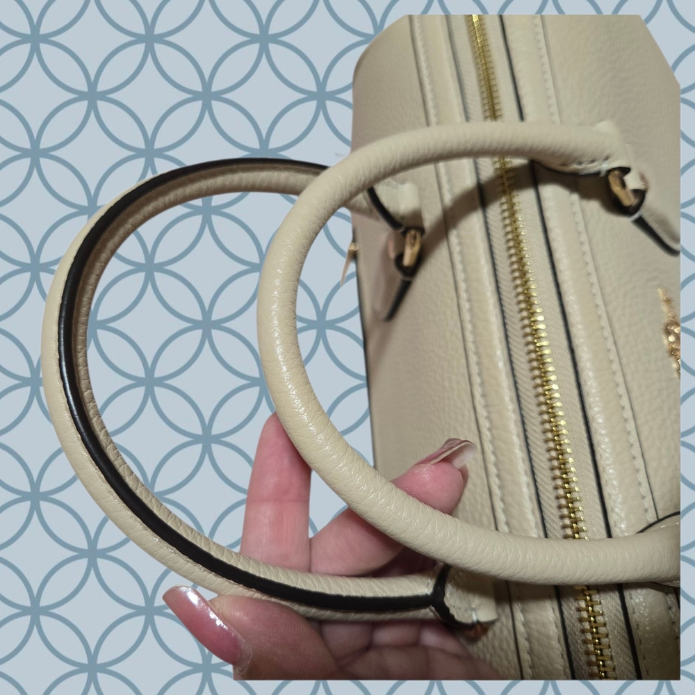 Coach Cream Leather Women's Bag - Picture 9 of 16